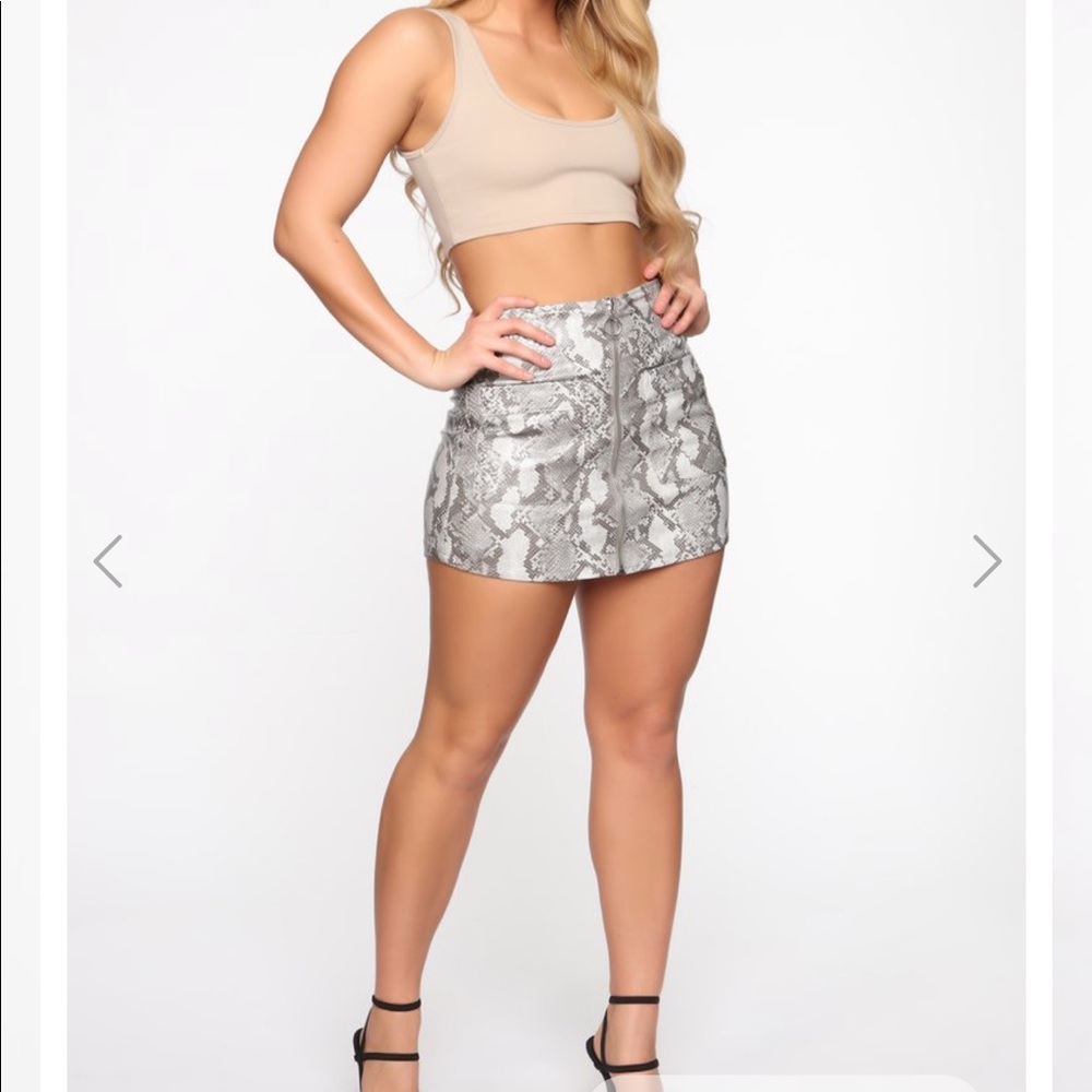 ✨✨ Fashion Nova Snake Skin Skort✨✨